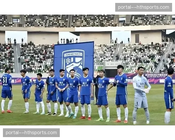 武汉三镇换帅风波：墨西哥名帅莫拉接任与邓卓翔离任的俱乐部决策内幕