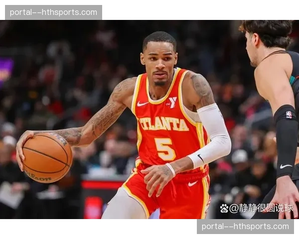 特写镜头：德章泰·穆雷命中压哨绝杀后，站在原地凝视摄像机